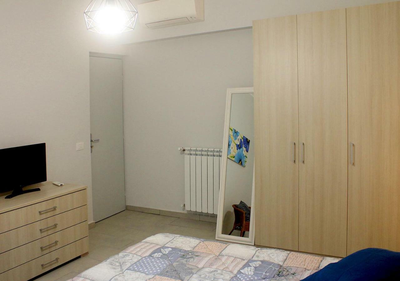 Sicilia Casa Vacanza Lejlighed Catania Eksteriør billede